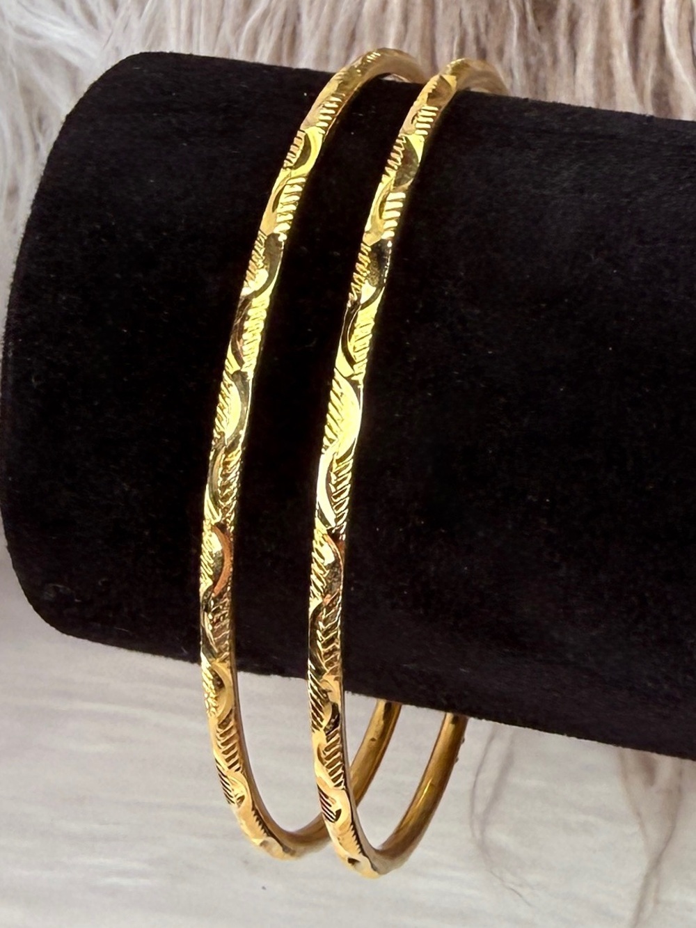 Vintage Gold Tone Etched Bangle Bracelet Set of 2 Lightweight